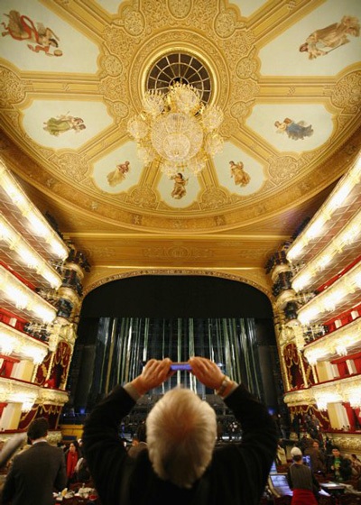 Chiêm ngưỡng vẻ đẹp lộng lẫy của nhà hát nổi tiếng Nga - 4