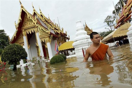 Ảnh một phần ba Thái Lan chìm trong nước lụt - 11