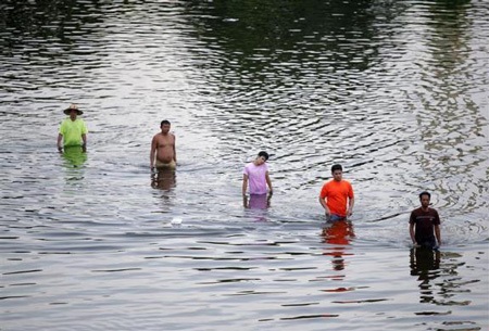 Ảnh một phần ba Thái Lan chìm trong nước lụt - 4