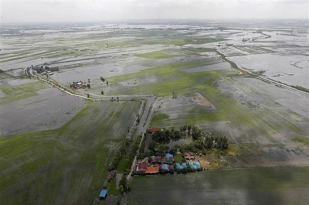 Ảnh một phần ba Thái Lan chìm trong nước lụt - 5