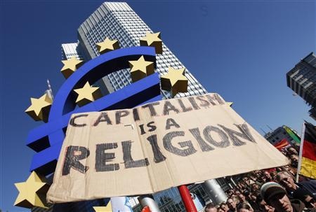 “Chiếm phố Wall” lan rộng, văn phòng Bộ quốc phòng Italia bị đốt - 3