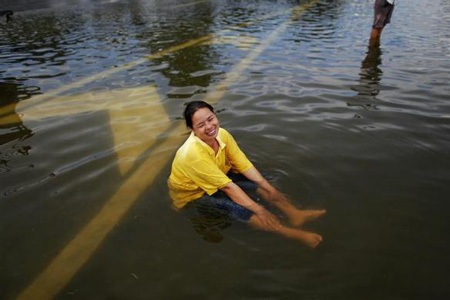 Ảnh một phần ba Thái Lan chìm trong nước lụt - 8