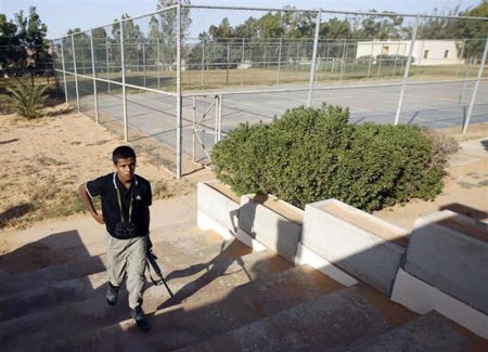 Khám phá cuộc sống của ông Gadhafi - 17