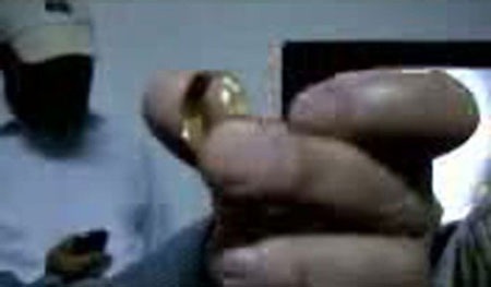 Chiến binh trẻ Libya tuyên bố đã bắt và bắn chết ông Gadhafi - 2 Chiến binh trẻ Libya tuyên bố đã bắt và bắn chết ông Gadhafi - 2