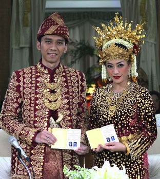 Đám cưới truyền thống lộng lẫy của con trai Tổng thống Indonesia - 3 Đám cưới truyền thống lộng lẫy của con trai Tổng thống Indonesia - 3
