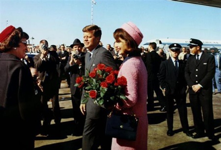 Nhìn lại ngày Tổng thống Mỹ Kennedy bị ám sát 48 năm trước - 3 Nhìn lại ngày Tổng thống Mỹ Kennedy bị ám sát 48 năm trước - 3