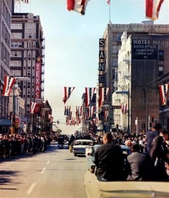 Nhìn lại ngày Tổng thống Mỹ Kennedy bị ám sát 48 năm trước - 4 Nhìn lại ngày Tổng thống Mỹ Kennedy bị ám sát 48 năm trước - 4