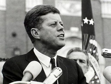 Nhìn lại ngày Tổng thống Mỹ Kennedy bị ám sát 48 năm trước - 7 Nhìn lại ngày Tổng thống Mỹ Kennedy bị ám sát 48 năm trước - 7