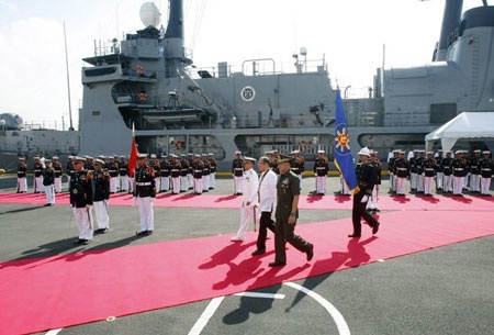 Philippines triển khai tàu chiến lớn nhất trên Biển Đông - 1