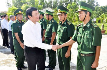 Chủ tịch nước thăm vùng biên An Giang - 1