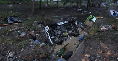 Bão gây lũ quét ở Philippines: 400 người chết khi đang ngủ - 2