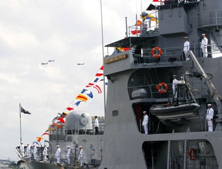 Philippines triển khai tàu chiến lớn nhất trên Biển Đông - 3