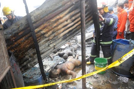 Philippines: Máy bay lao xuống trường học, 11 người thiệt mạng - 4 Philippines: Máy bay lao xuống trường học, 11 người thiệt mạng - 4