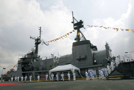 Philippines triển khai tàu chiến lớn nhất trên Biển Đông - 4