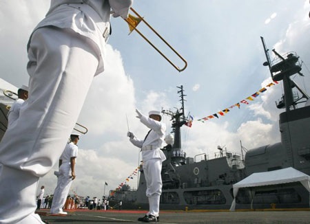 Philippines triển khai tàu chiến lớn nhất trên Biển Đông - 5