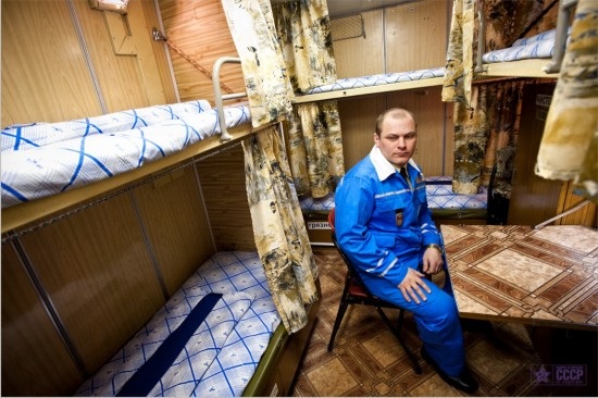 Hé lộ nội thất tàu ngầm hạt nhân của Nga - 10