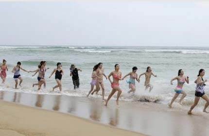 Đột nhập trại đào tạo nữ vệ sỹ chuyên nghiệp ở Trung Quốc - 10