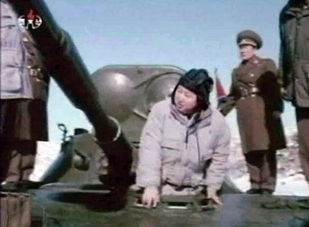 Triều Tiên phát video tân lãnh đạo đe dọa chiến tranh vào năm 2009 - 2 Triều Tiên phát video tân lãnh đạo đe dọa chiến tranh vào năm 2009 - 2