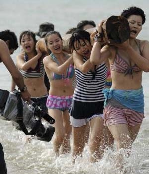 Đột nhập trại đào tạo nữ vệ sỹ chuyên nghiệp ở Trung Quốc - 2