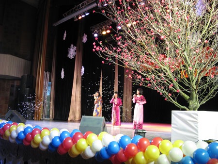 Lễ đón Xuân ở Kiev - 1 Lễ đón Xuân ở Kiev - 1