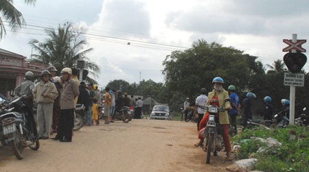 Tàu hỏa đâm ô tô, 7 người thương vong - 2