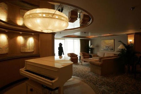 Những "thành phố di động" trên biển - 13