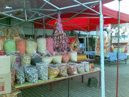 Nồi bánh tét giữa thủ đô Lào - 5