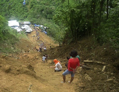 Philippines: Lở đất, 25 người chết, 100 người mất tích - 9