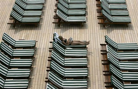 Những "thành phố di động" trên biển - 16