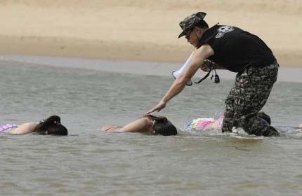 Đột nhập trại đào tạo nữ vệ sỹ chuyên nghiệp ở Trung Quốc - 9