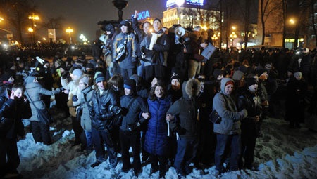 Lãnh đạo nhóm biểu tình chống Putin đối mặt với trát tòa - 1 Lãnh đạo nhóm biểu tình chống Putin đối mặt với trát tòa