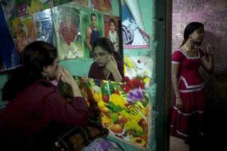 Đột nhập nhà thổ trẻ con nổi tiếng ở Bangladesh - 11 Đột nhập nhà thổ trẻ con nổi tiếng ở Bangladesh