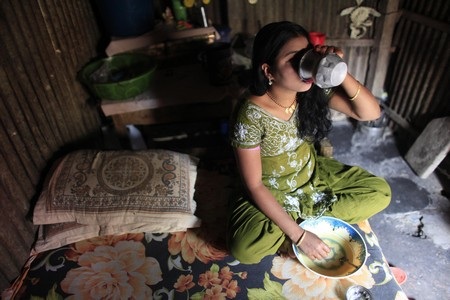 Đột nhập nhà thổ trẻ con nổi tiếng ở Bangladesh - 13 Đột nhập nhà thổ trẻ con nổi tiếng ở Bangladesh