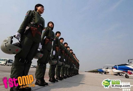 Phi đội bay gồm toàn bóng hồng của Trung Quốc