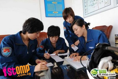 Phi đội bay gồm toàn bóng hồng của Trung Quốc