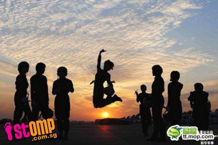 Phi đội bay gồm toàn bóng hồng của Trung Quốc