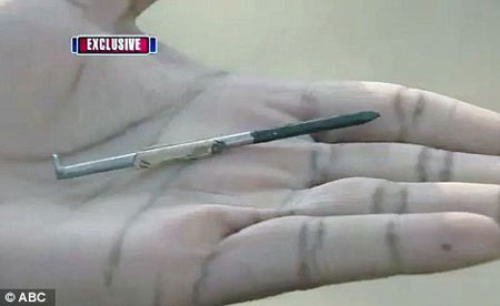 Đinh 10cm cắm vào tim, vẫn sống sót kỳ diệu