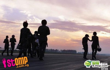 Phi đội bay gồm toàn bóng hồng của Trung Quốc