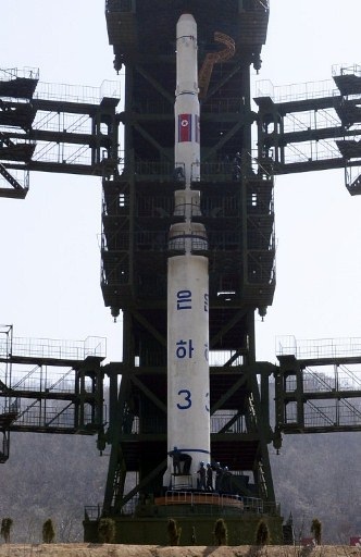 Bên trong phòng điều khiển sứ mệnh phóng vệ tinh của Triều Tiên - 6 Bên trong phòng điều khiển sứ mệnh phóng vệ tinh của Triều Tiên