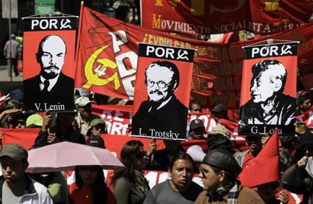 Hai thái cực trong ngày Quốc tế lao động - 13 Hai thái cực trong ngày Quốc tế lao động