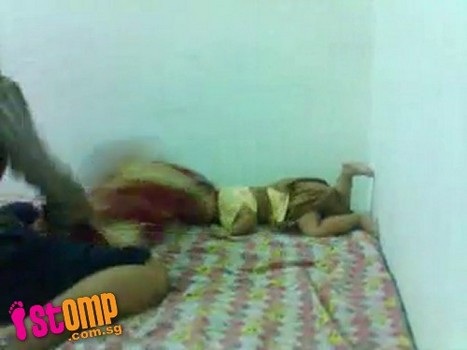 Phẫn nộ video bà mẹ trẻ hành hạ tàn ác con nhỏ - 3 Phẫn nộ video bà mẹ trẻ hành hạ tàn ác con nhỏ