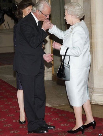 Hoàng tộc khắp thế giới tụ hội về Anh