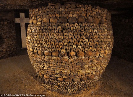 Số người chết chôn trong các nghĩa địa ở