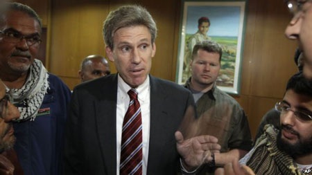 Đại sứ Mỹ tại Libya cùng 3 nhân viên sứ quán thiệt mạng vì rocket - 2 Đại sứ Mỹ tại Libya Christopher Stevens.