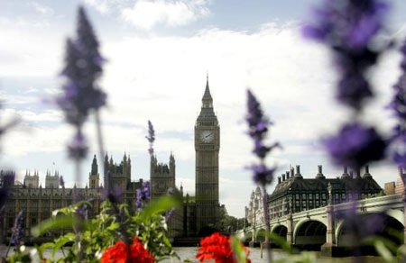 Tháp đồng hồ nổi tiếng London chính thức được đổi tên - 1 Tháp đồng hồ nổi tiếng London chính thức được đổi tên
