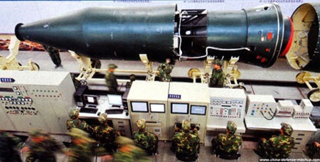 Phơi bày kho vũ khí hạt nhân Trung Quốc - 3 Tên lửa Đông Phong - 31, một trong những loại tên lửa chiến lược của Trung Quốc - Ảnh: baidu.com