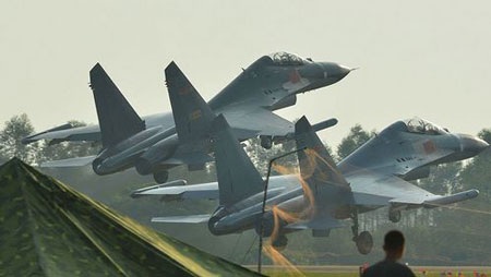 Chiến đấu cơ Trung Quốc diễn tập khai hỏa trên biển - 5 Chiến đấu cơ Trung Quốc tập bắn đạn thật trên biển