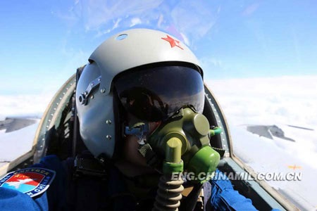 Chiến đấu cơ Trung Quốc diễn tập khai hỏa trên biển - 8 Chiến đấu cơ Trung Quốc tập bắn đạn thật trên biển