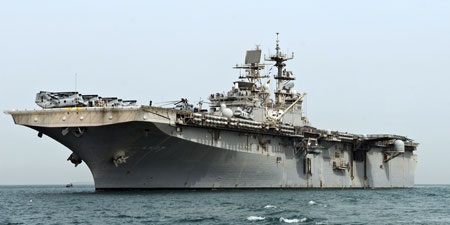 Siêu hạm "cõng" máy bay tàng hình F-35B đổ bộ tấn công - 1 Tàu đổ bộ tấn công USS Iwo Jima (LHD-7) thuộc lớp Wasp