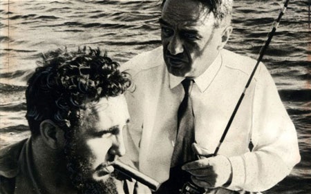Hé lộ cuộc khủng hoảng bí mật trong cuộc khủng hoảng tên lửa Cuba - 1 Fidel Castro và Anastas Mikoyan trong chuyến thăm của nhà lãnh đạo Nga tới Cuba năm 1962.